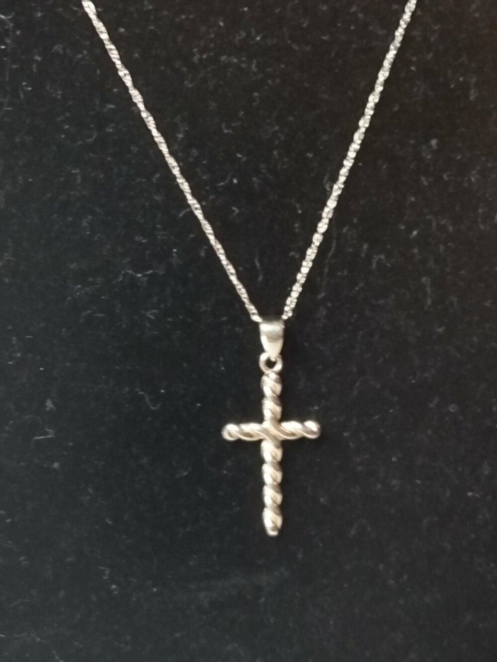 10k solid yellow gold cross necklace,